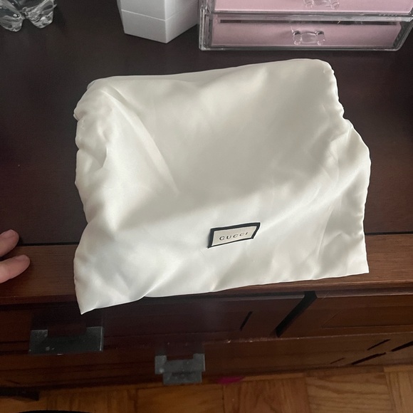 Gucci Zumi Continental Wallet
Quilted Flora Canvas, EUC - Picture 9 of 10